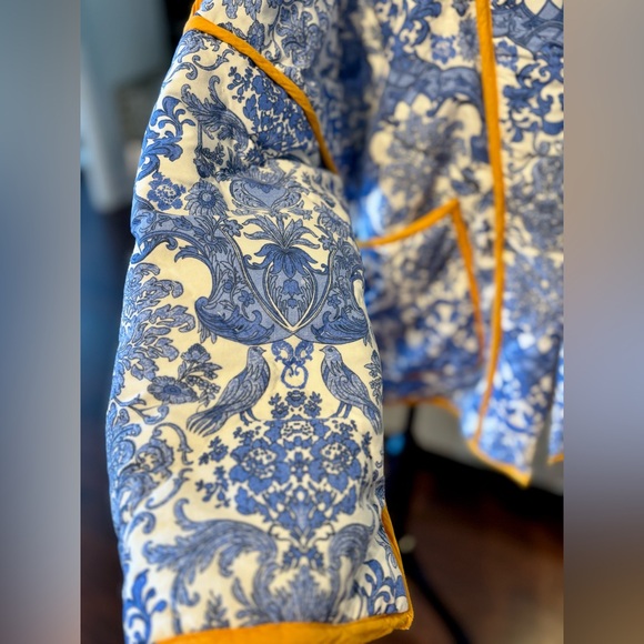 🧵 HANDMADE (by me!) Floral Blue and White Coat Jacket with Yellow Trim - Picture 11 of 12